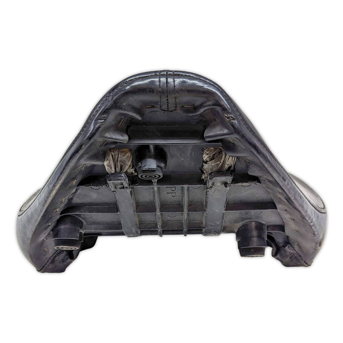 Seat OEM Yamaha XVS1100 VStar V-Star 1100 Custom 99-04 5EL-24710-00