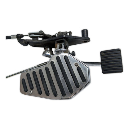 Footrest Footpeg Pedal Holder Right - 34003-1414 - Kawasaki VN800 Vulcan 800 Classic Custom 95-06