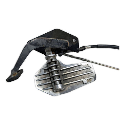 Footrest Footpeg Pedal Holder Right - 34003-1414 - Kawasaki VN800 Vulcan 800 Classic Custom 95-06